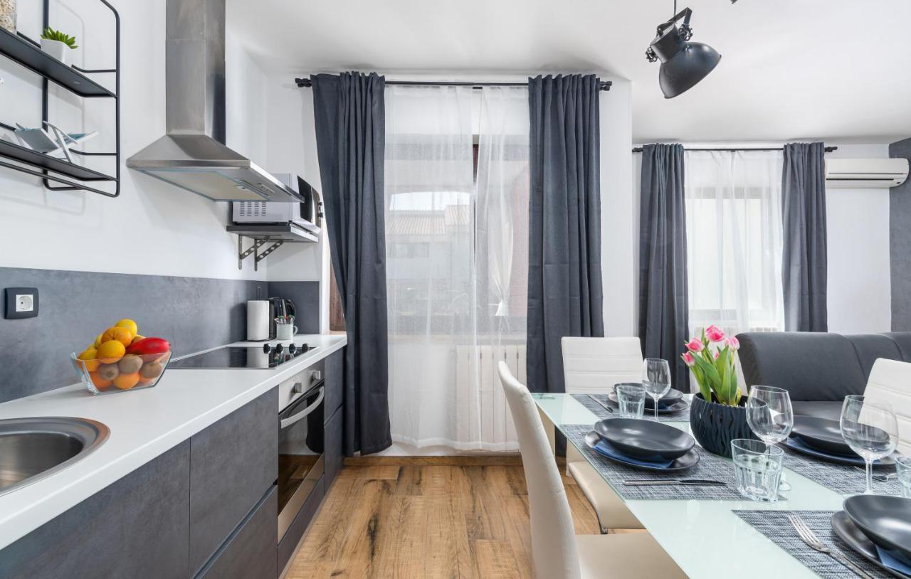 Apartments Ariana Умаг Екстериор снимка