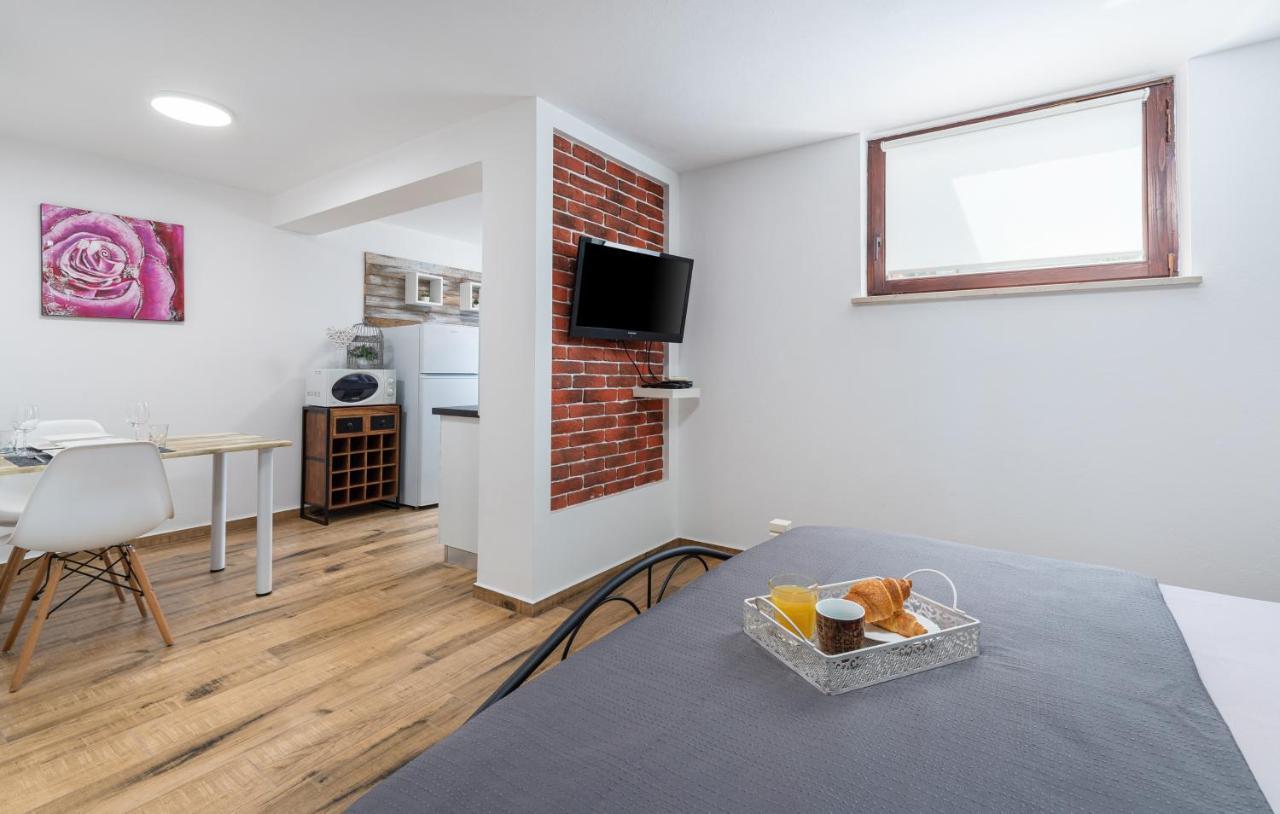 Apartments Ariana Умаг Екстериор снимка